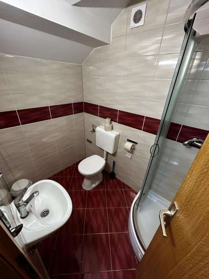 Sobe Zimmer Frei โปเชกา ภายนอก รูปภาพ