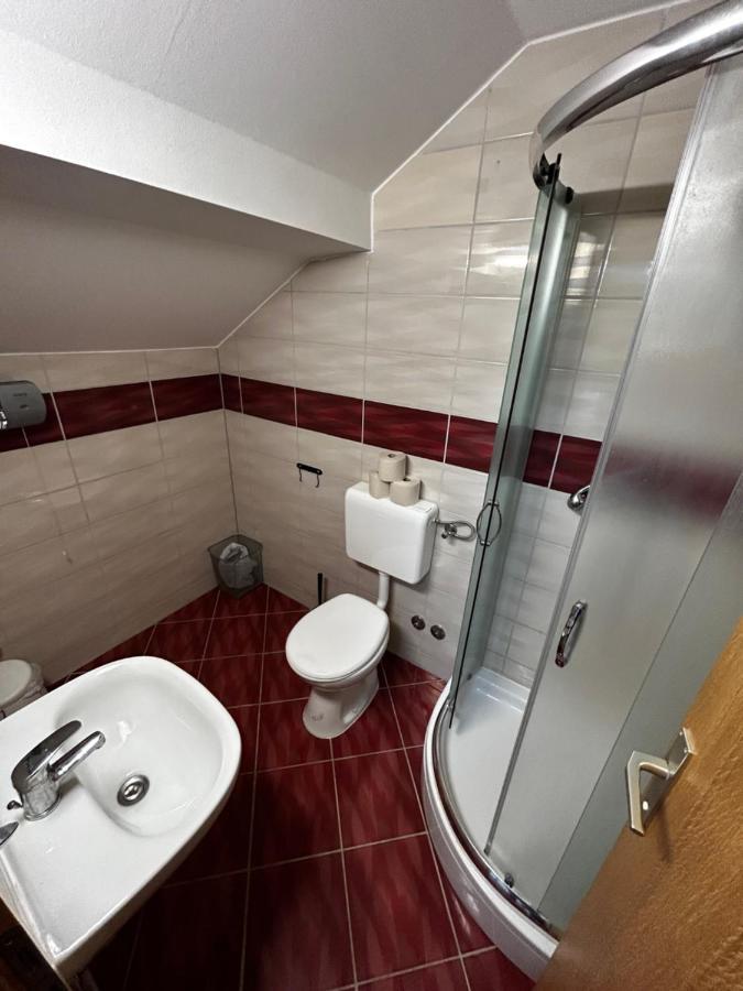 Sobe Zimmer Frei โปเชกา ภายนอก รูปภาพ