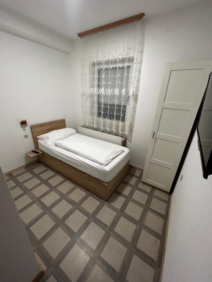 Sobe Zimmer Frei โปเชกา ภายนอก รูปภาพ