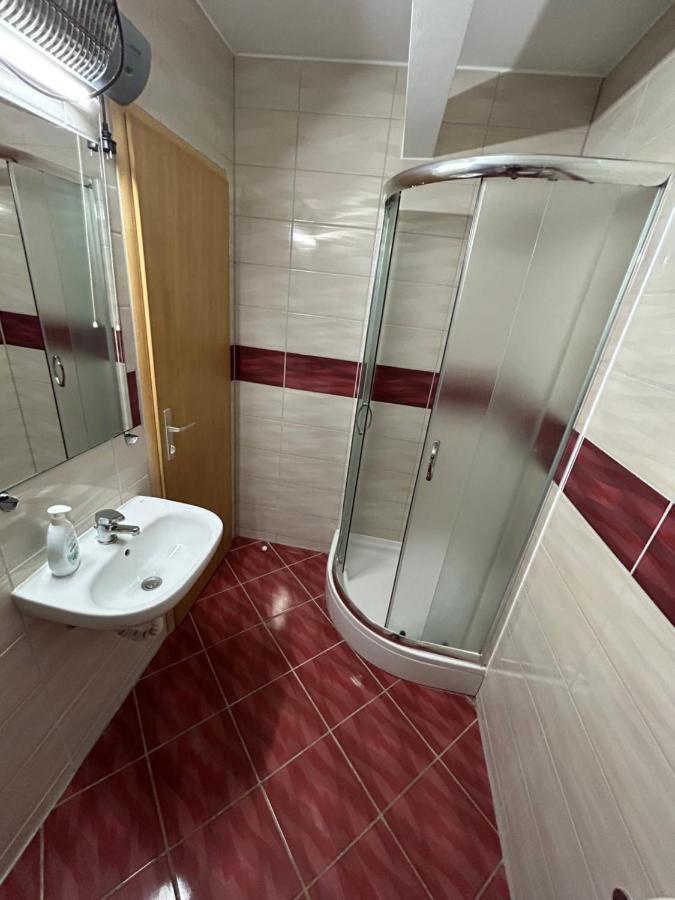 Sobe Zimmer Frei โปเชกา ภายนอก รูปภาพ