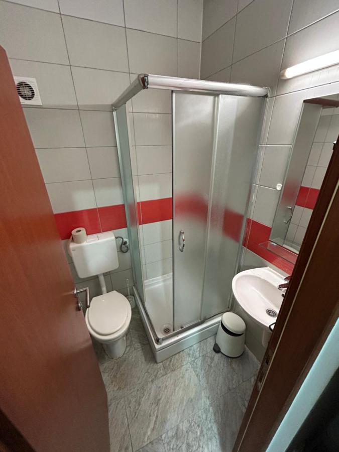 Sobe Zimmer Frei โปเชกา ภายนอก รูปภาพ