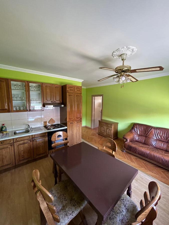 Sobe Zimmer Frei โปเชกา ภายนอก รูปภาพ